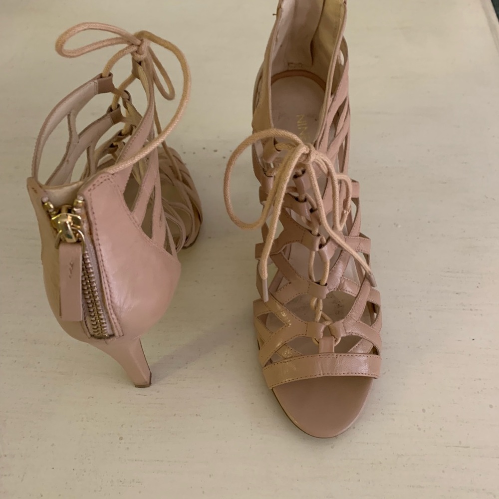 Women’s shoes